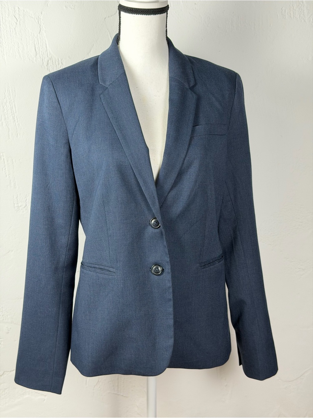 Banana Republic Blue Two-Button Women's Blazer - Classic Work to Denim looks 10